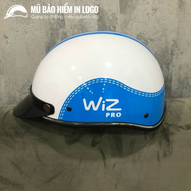 mu-bao-hiem-in-logo-kieu-dang-nua-dau-boc-da-mau-trang-va-xanh-duong-nham-khong-kinh-mbh-22 (5)
