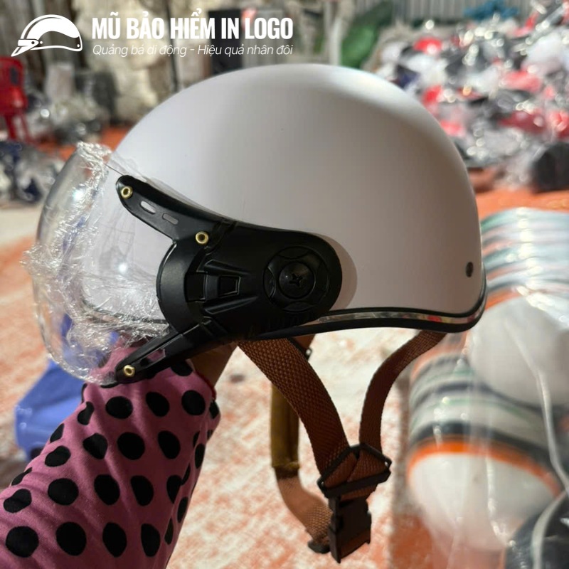 mu-bao-hiem-in-logo-kieu-dang-nua-dau-co-kinh-mau-trang-son-nham-mbh-31 (3)