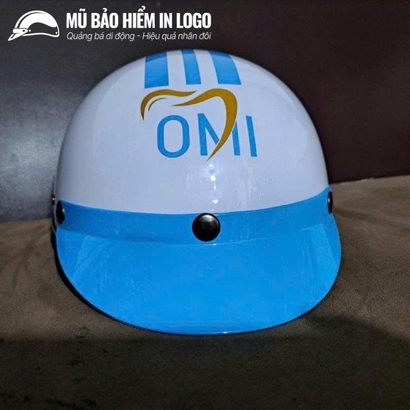 mu-bao-hiem-in-logo-kieu-dang-nua-dau-mau-trang-va-xanh-duong-bong-khong-kinh-mbh-16 (6)